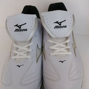 Mizuno Classic G6 Low Switch 9-Spike Baseball 16